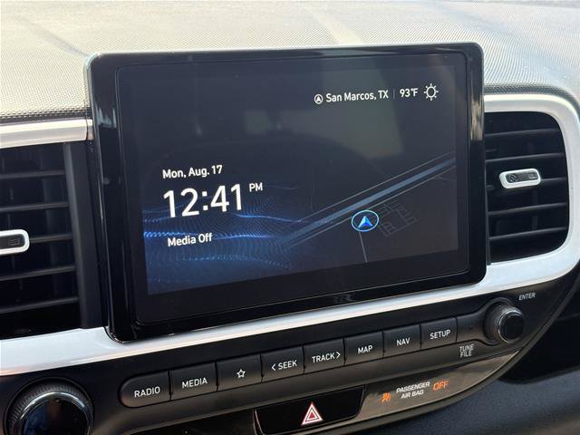 Used 2024 Hyundai Venue Limited FWD image 19