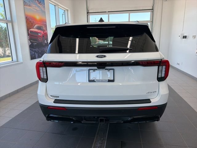 Certified 2025 Ford Explorer ST-Line AWD/4WD image 5