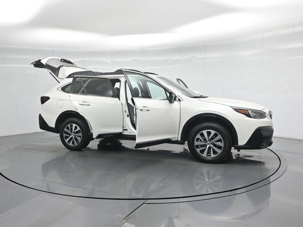 Used 2021 Subaru Outback Premium image 3