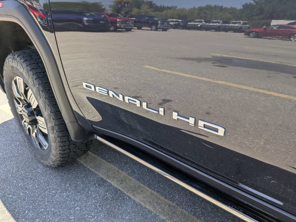 Used 2024 GMC Sierra 2500 Denali w/ Denali Reserve Package AWD/4WD image 4