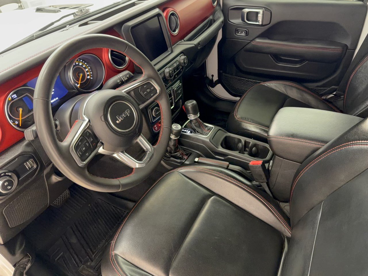 Used 2023 Jeep Gladiator Rubicon w/ LED Lighting Group AWD/4WD image 4
