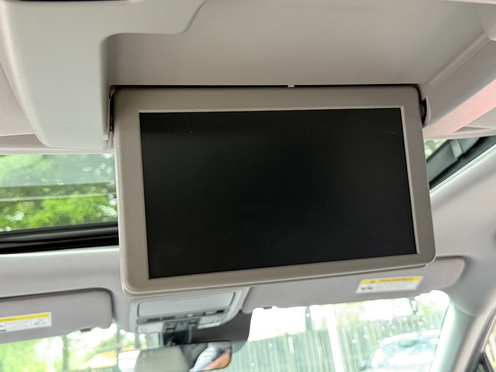 Used 2019 Honda Pilot Touring image 11