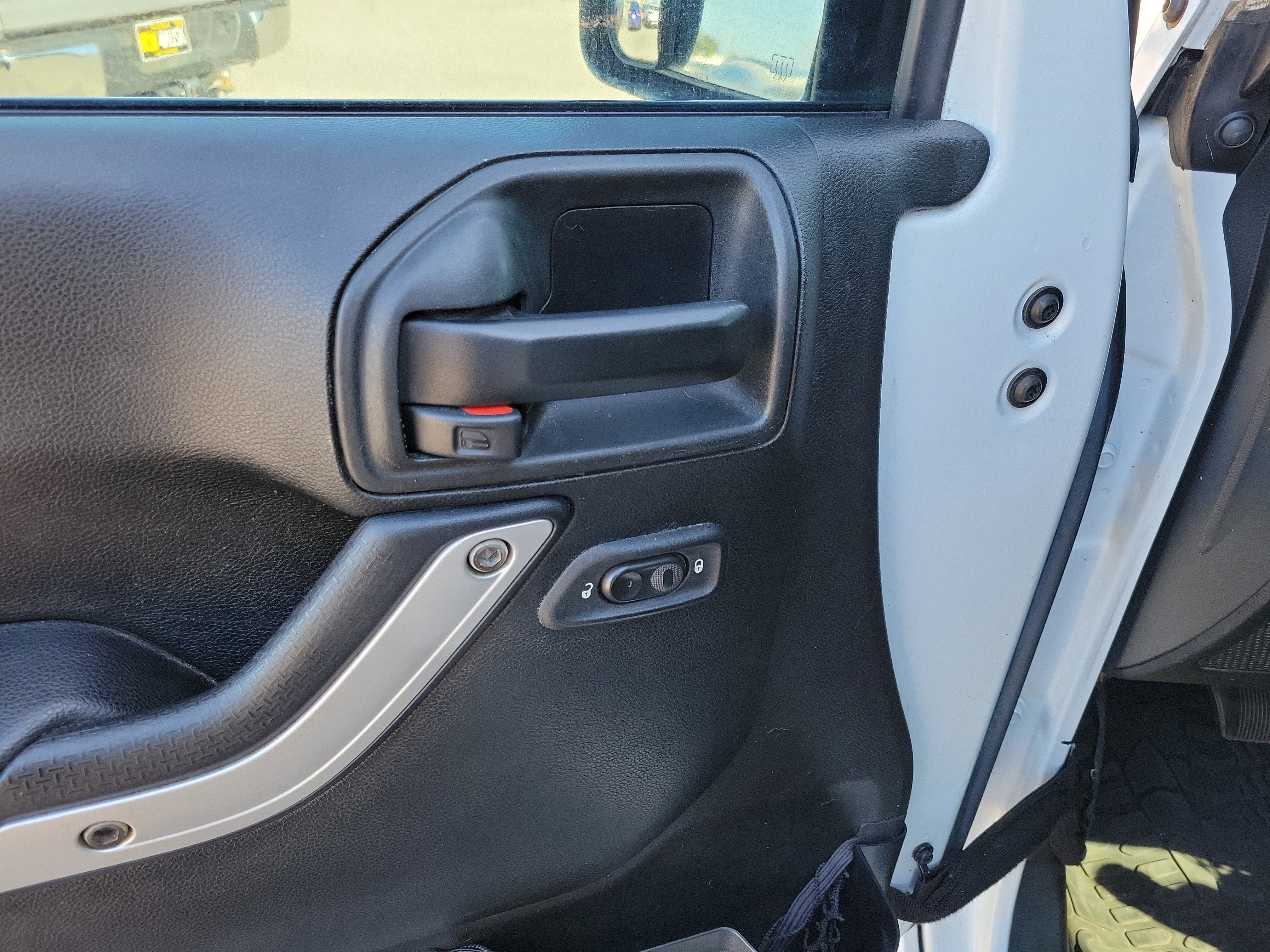 Used 2017 Jeep Wrangler Unlimited Sahara w/ Max Tow Package image 6