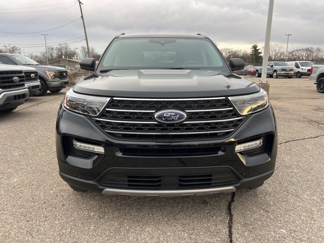 Certified 2022 Ford Explorer XLT w/ Equipment Group 202A image 2