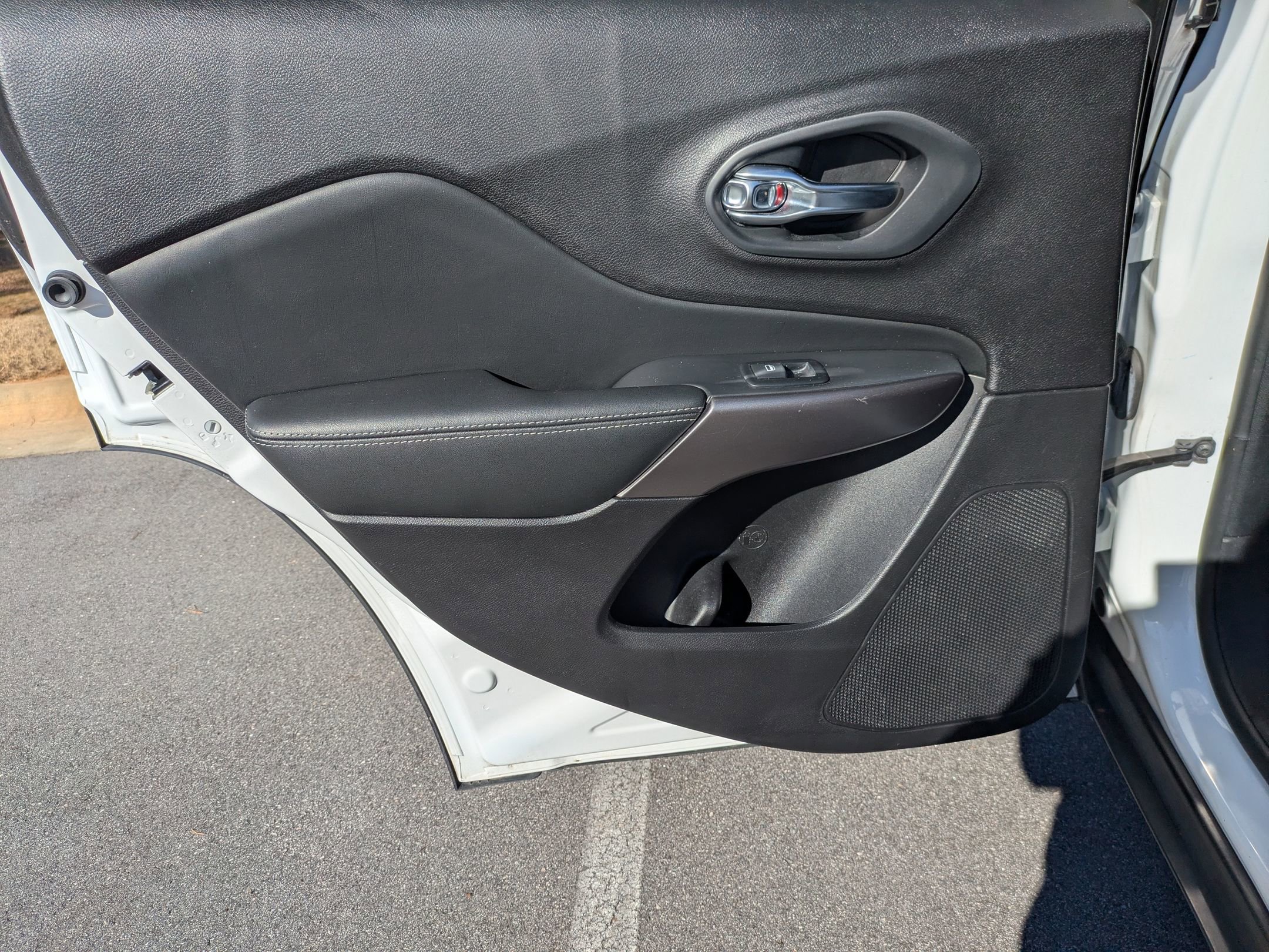 Used 2021 Jeep Cherokee Latitude Lux w/ Trailer Tow Group image 24