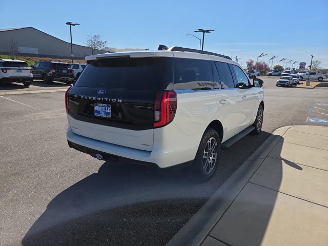 Certified 2025 Ford Expedition Active image 5