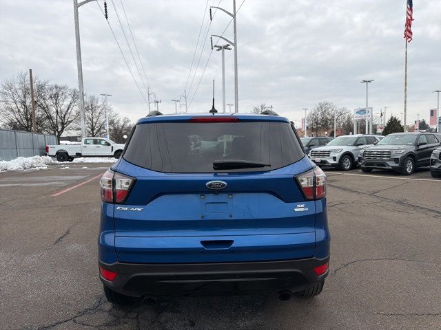 Certified 2018 Ford Escape SE w/ SE Sport Appearance Package image 4