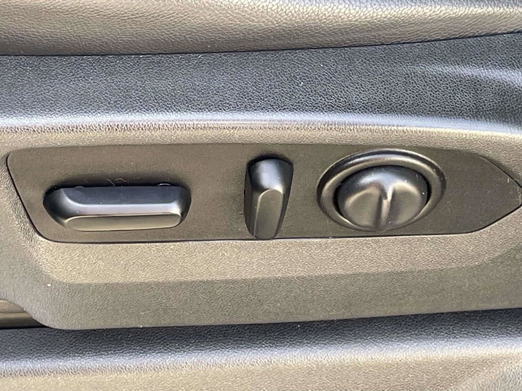 Used 2020 GMC Sierra 1500 SLT image 14