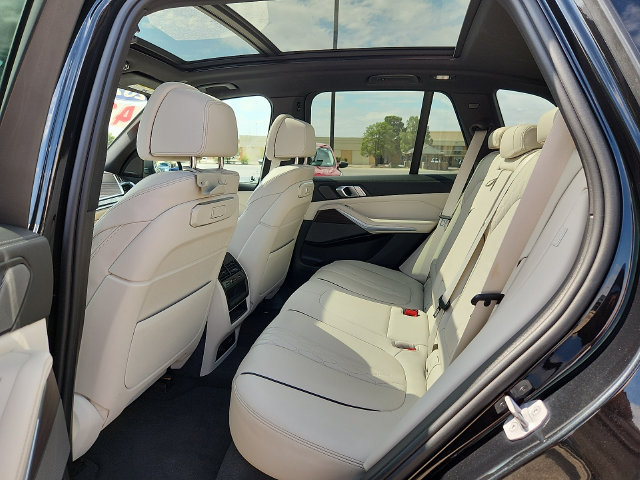 Used 2024 BMW X5 xDrive40i w/ Premium Package AWD/4WD image 9