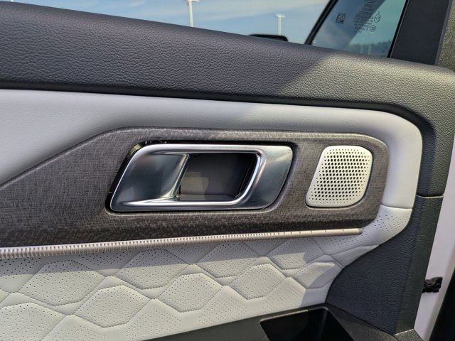 Certified 2025 Ford Explorer Platinum w/ Ultimate Package image 27