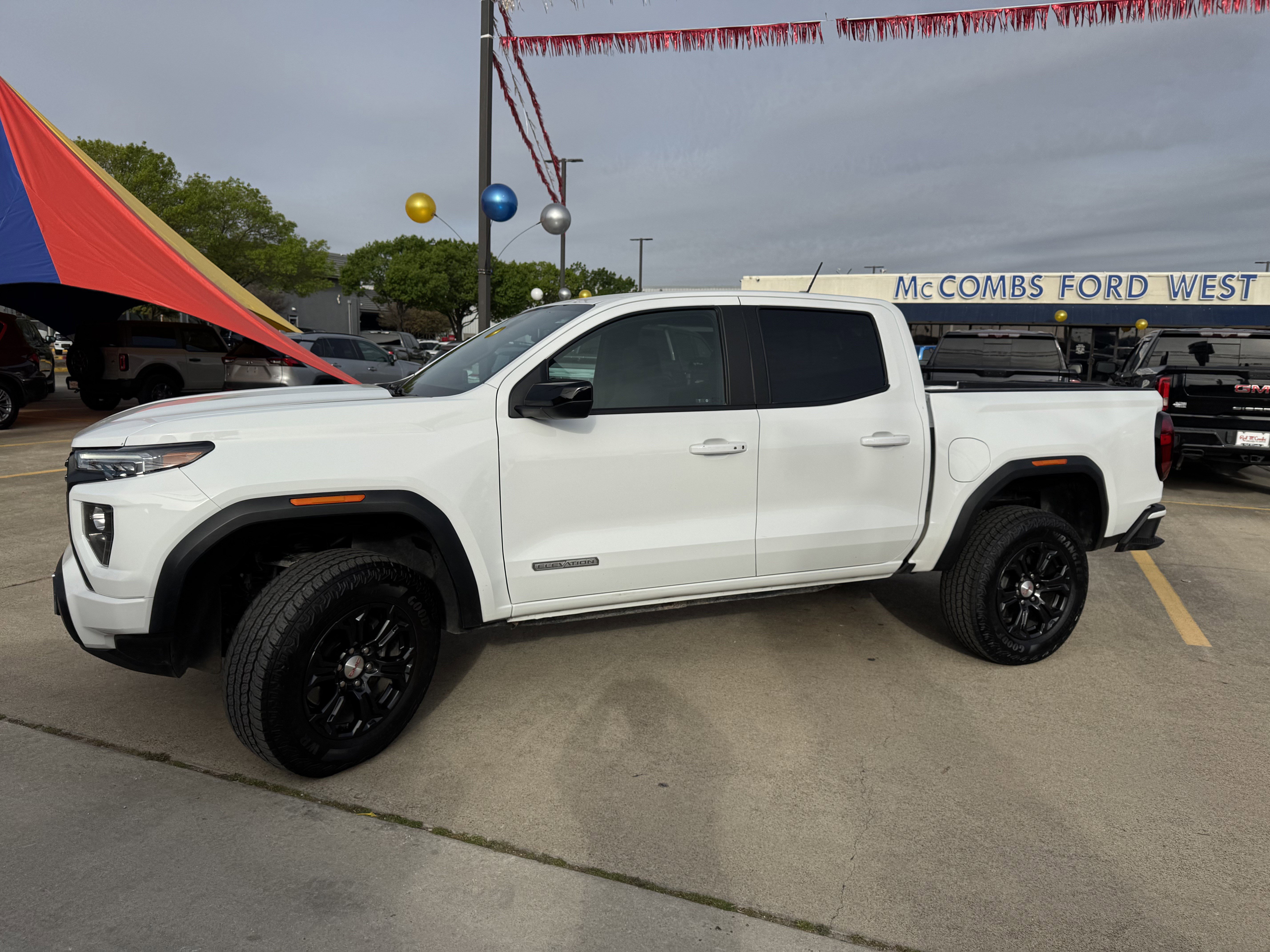 Used 2024 GMC Canyon Elevation w/ Elevation Premium Package image 7