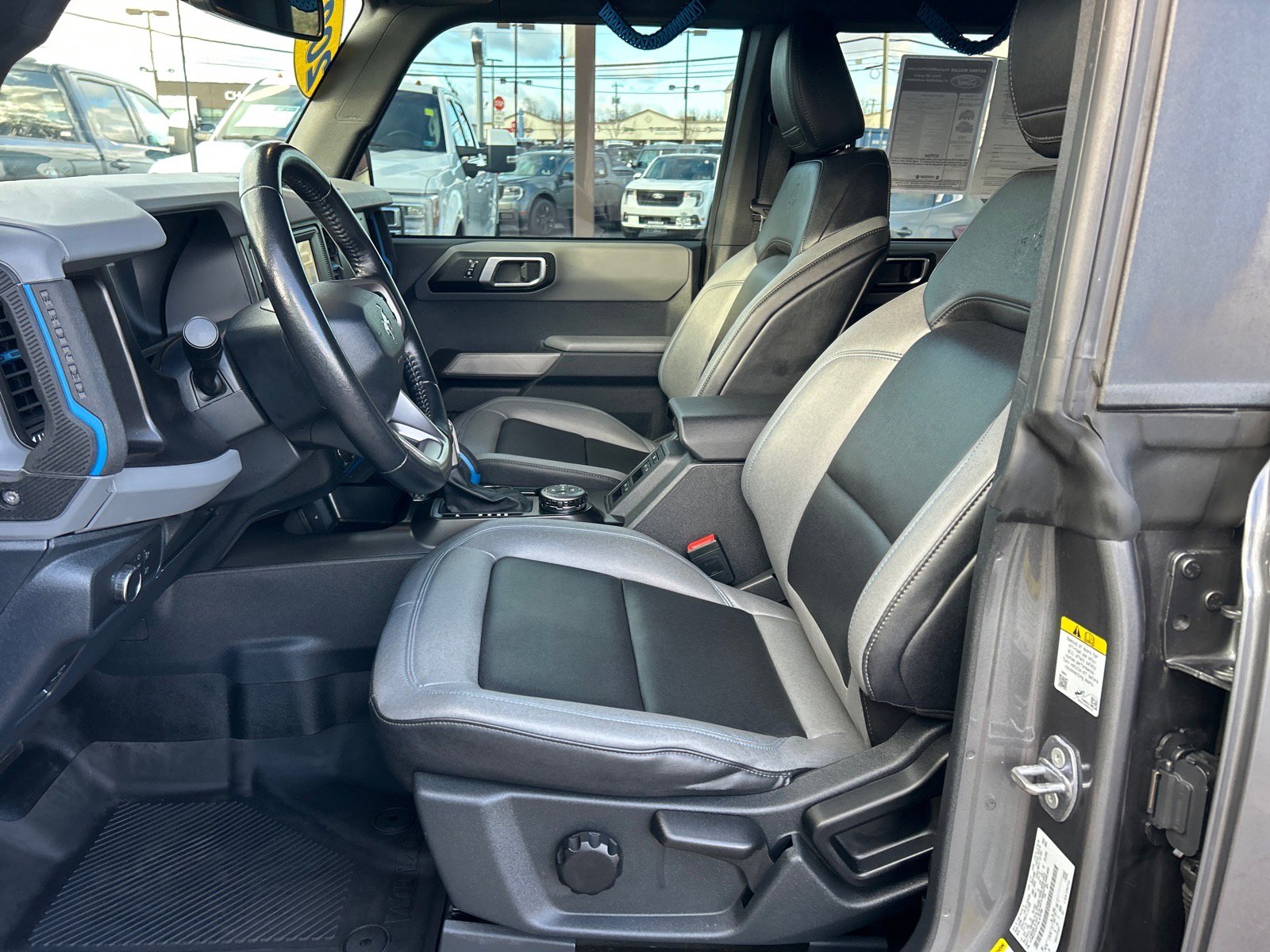 Certified 2022 Ford Bronco Black Diamond image 6