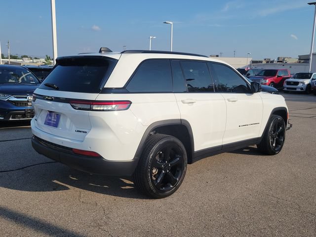 Used 2025 Jeep Grand Cherokee Limited w/ Luxury Tech Group II AWD/4WD image 4