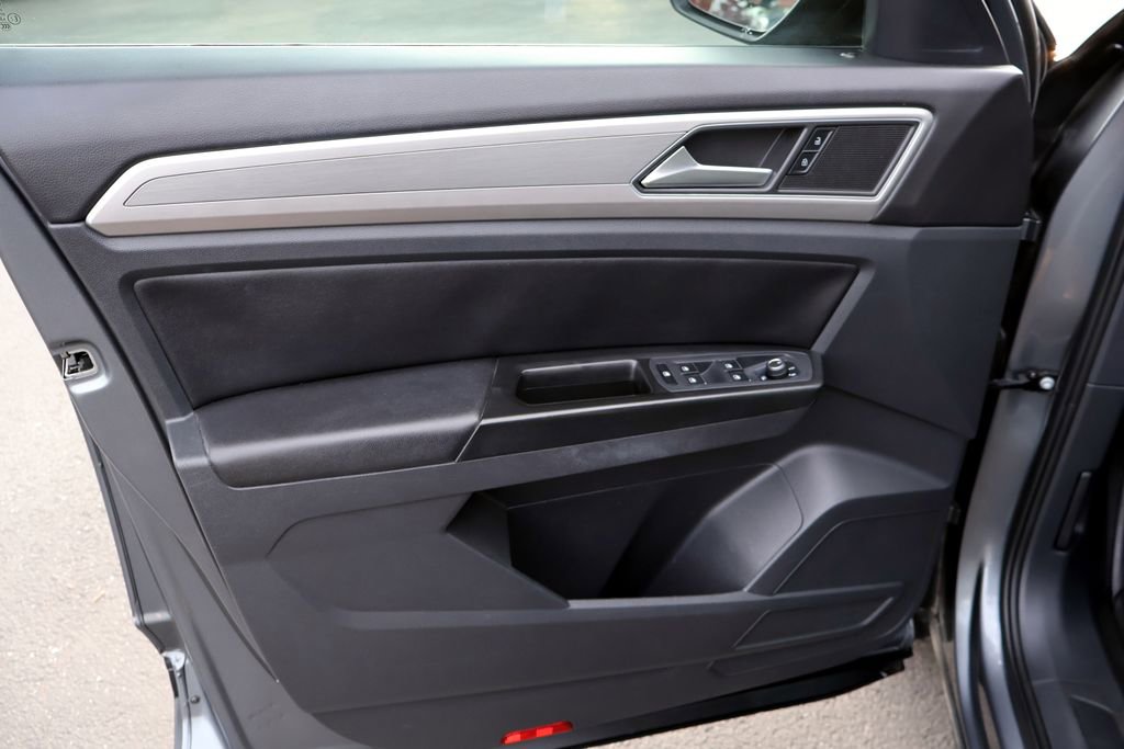 Used 2018 Volkswagen Atlas SE image 28