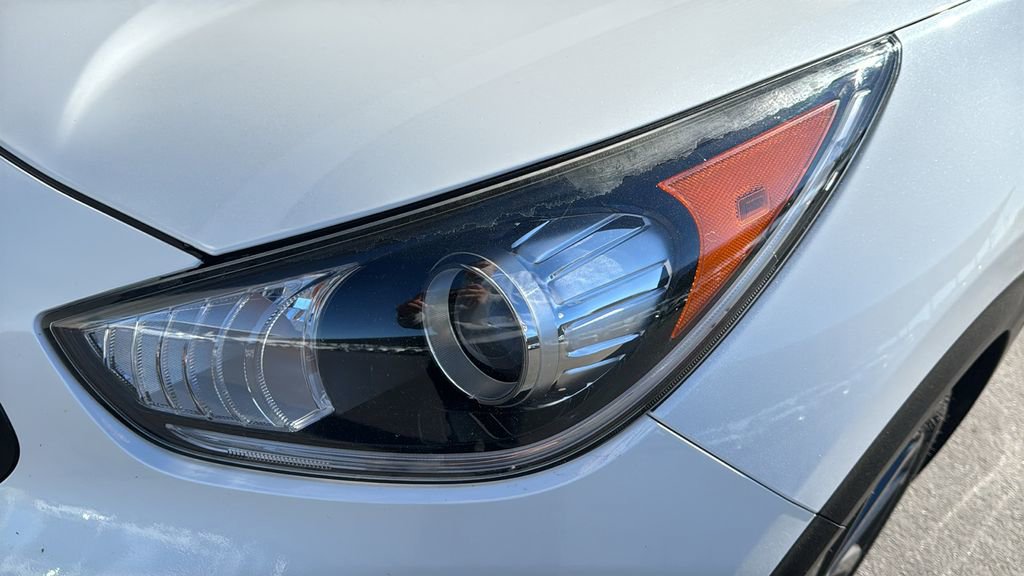 Used 2017 Kia Niro EX image 6