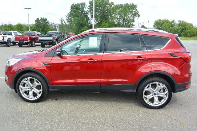 Certified 2019 Ford Escape Titanium AWD/4WD image 2