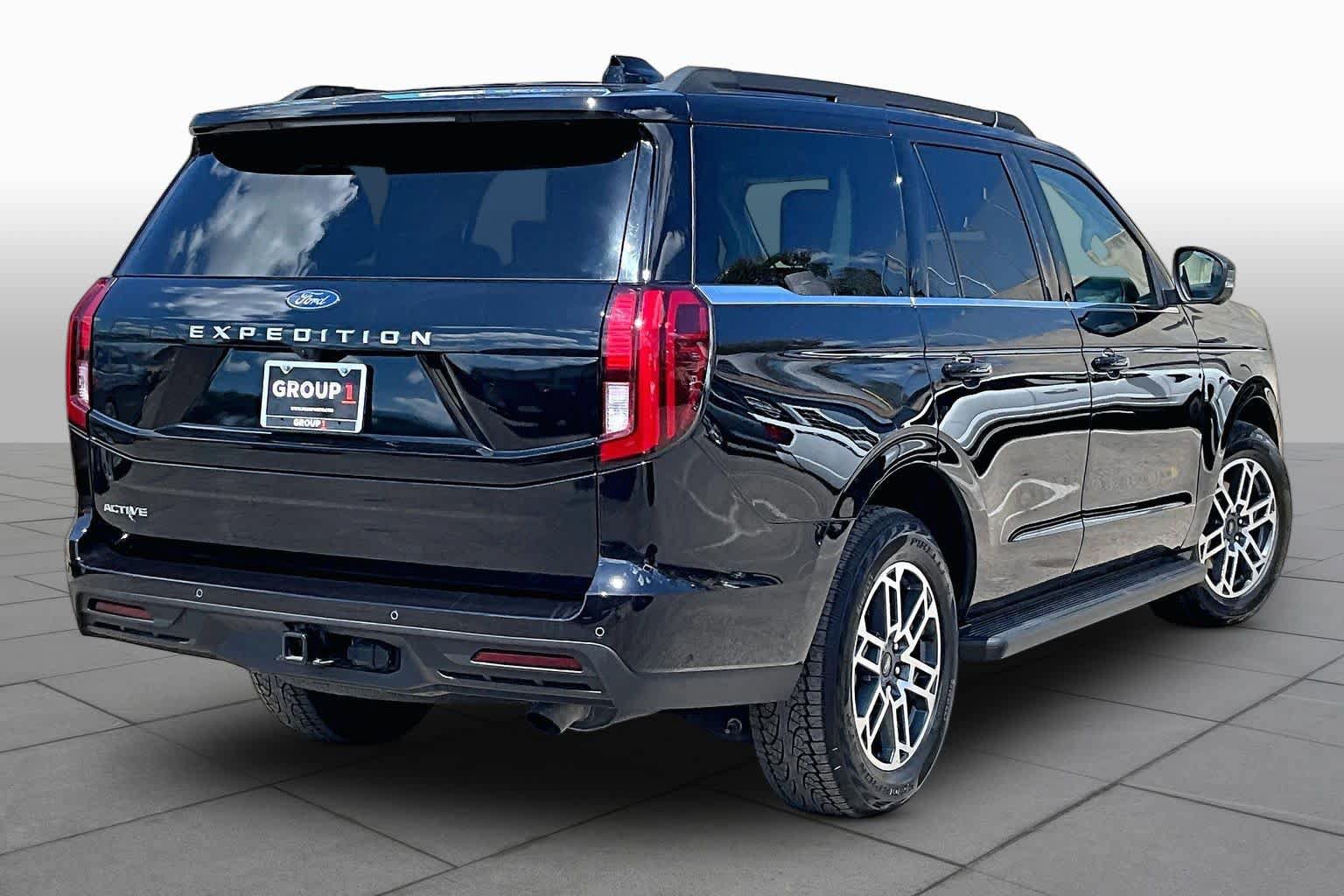 Certified 2025 Ford Expedition Active AWD/4WD image 13