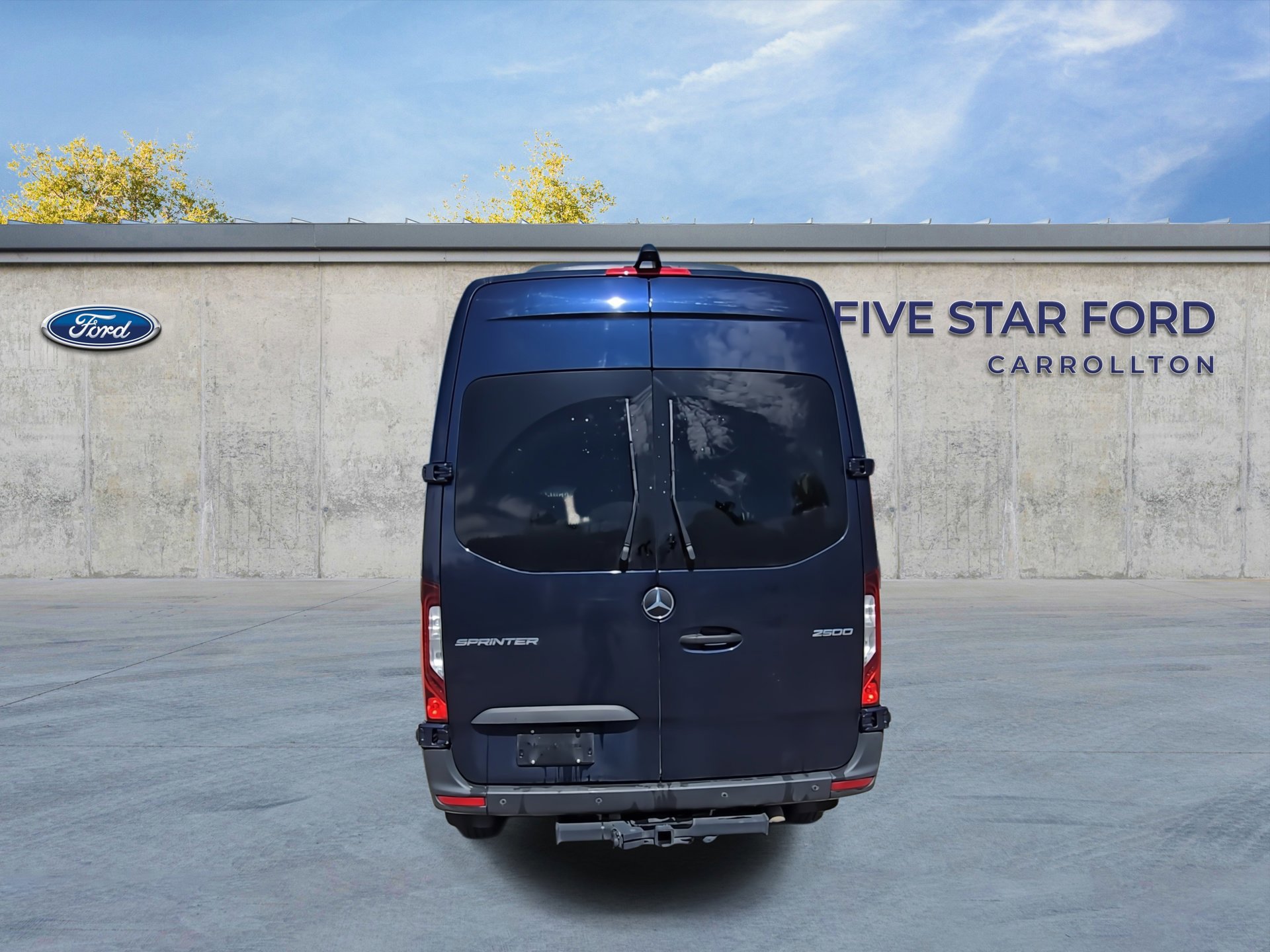 Used 2024 Mercedes-Benz Sprinter 2500 image 4