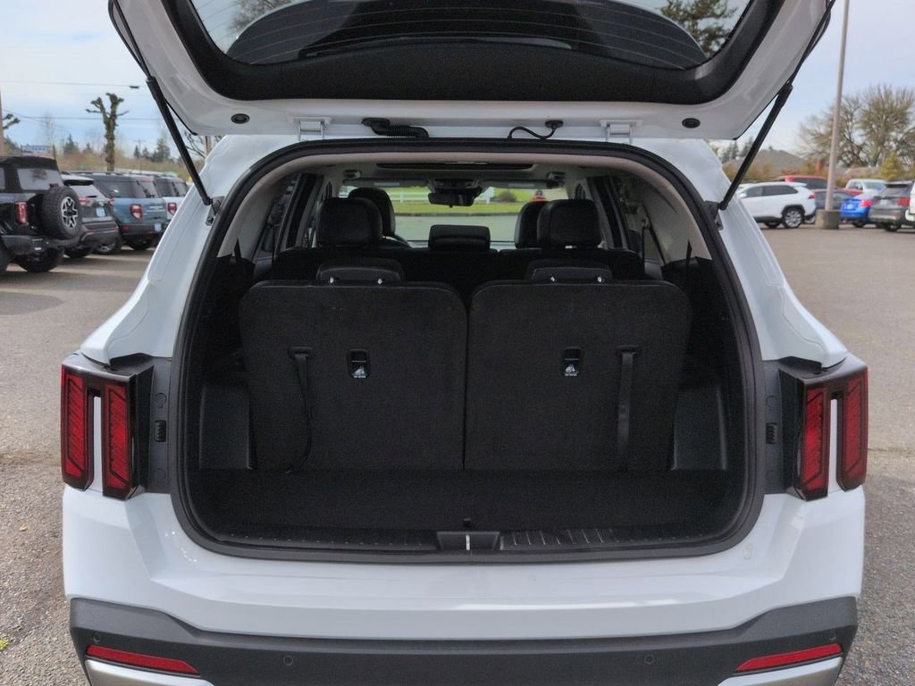 Used 2025 Kia Sorento S w/ Panoramic Sunroof Package image 25