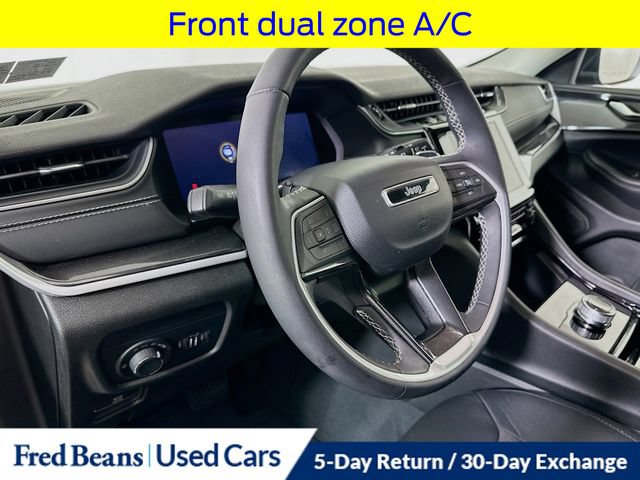 Used 2023 Jeep Grand Cherokee Laredo w/ Luxury Tech Group I AWD/4WD image 12