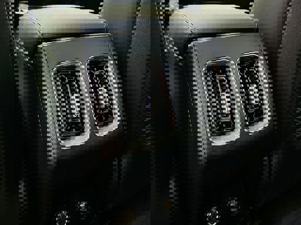 Used 2022 Kia Sorento S w/ Panoramic Sunroof Package image 16