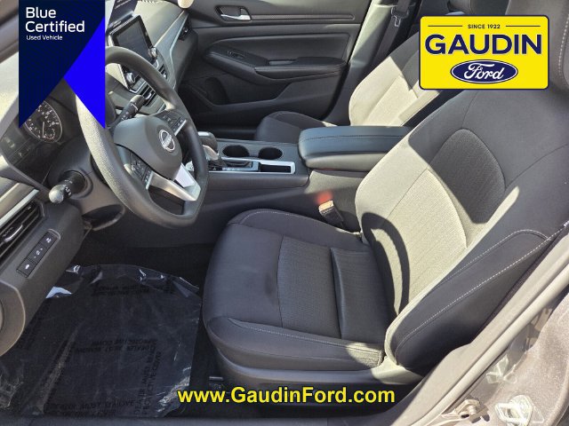 Used 2025 Nissan Altima 2.5 SV FWD image 11