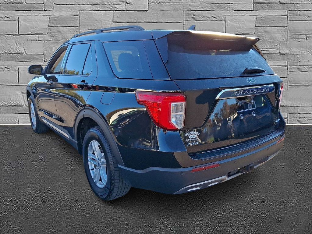 Certified 2021 Ford Explorer XLT w/ Equipment Group 202A AWD/4WD image 8