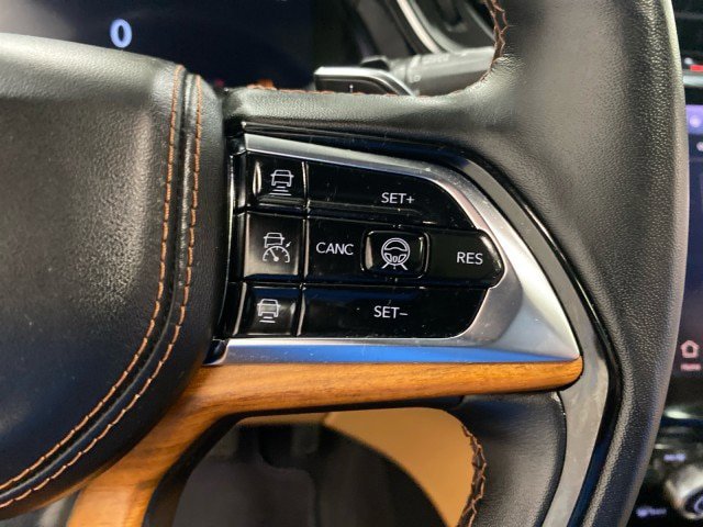 Used 2023 Jeep Grand Cherokee L Summit AWD/4WD image 22