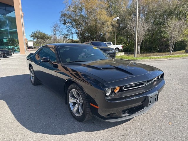 Used 2019 Dodge Challenger SXT image 7