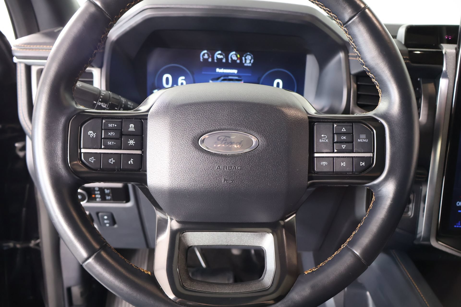 Certified 2024 Ford Expedition Platinum AWD/4WD image 3