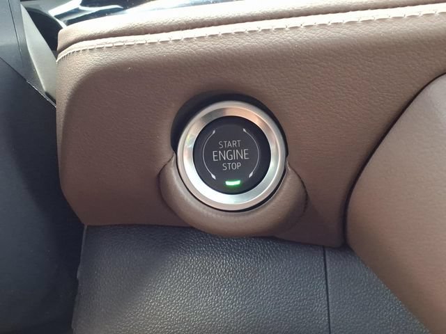 Used 2025 Chevrolet Suburban High Country AWD/4WD image 27
