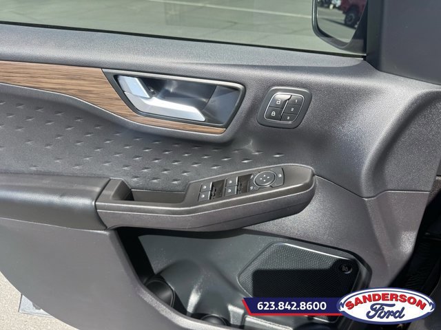 Certified 2020 Ford Escape Titanium w/ Titanium Premium Package 2.0 AWD/4WD image 11