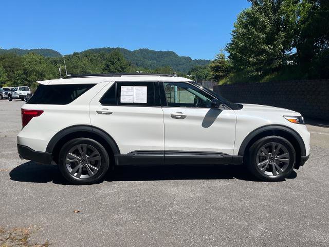 Certified 2023 Ford Explorer XLT w/ Equipment Group 202A AWD/4WD image 2