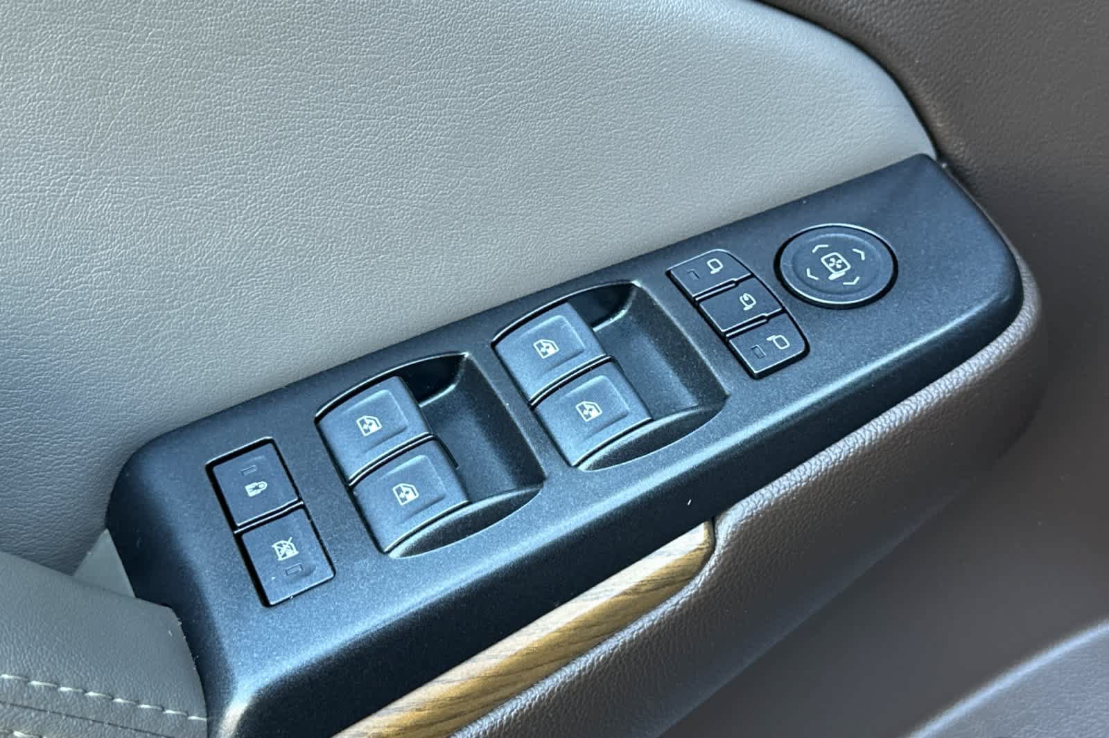 Used 2020 GMC Yukon Denali AWD/4WD image 13