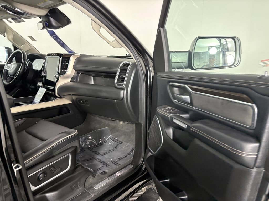 Used 2022 RAM 1500 Laramie AWD/4WD image 33