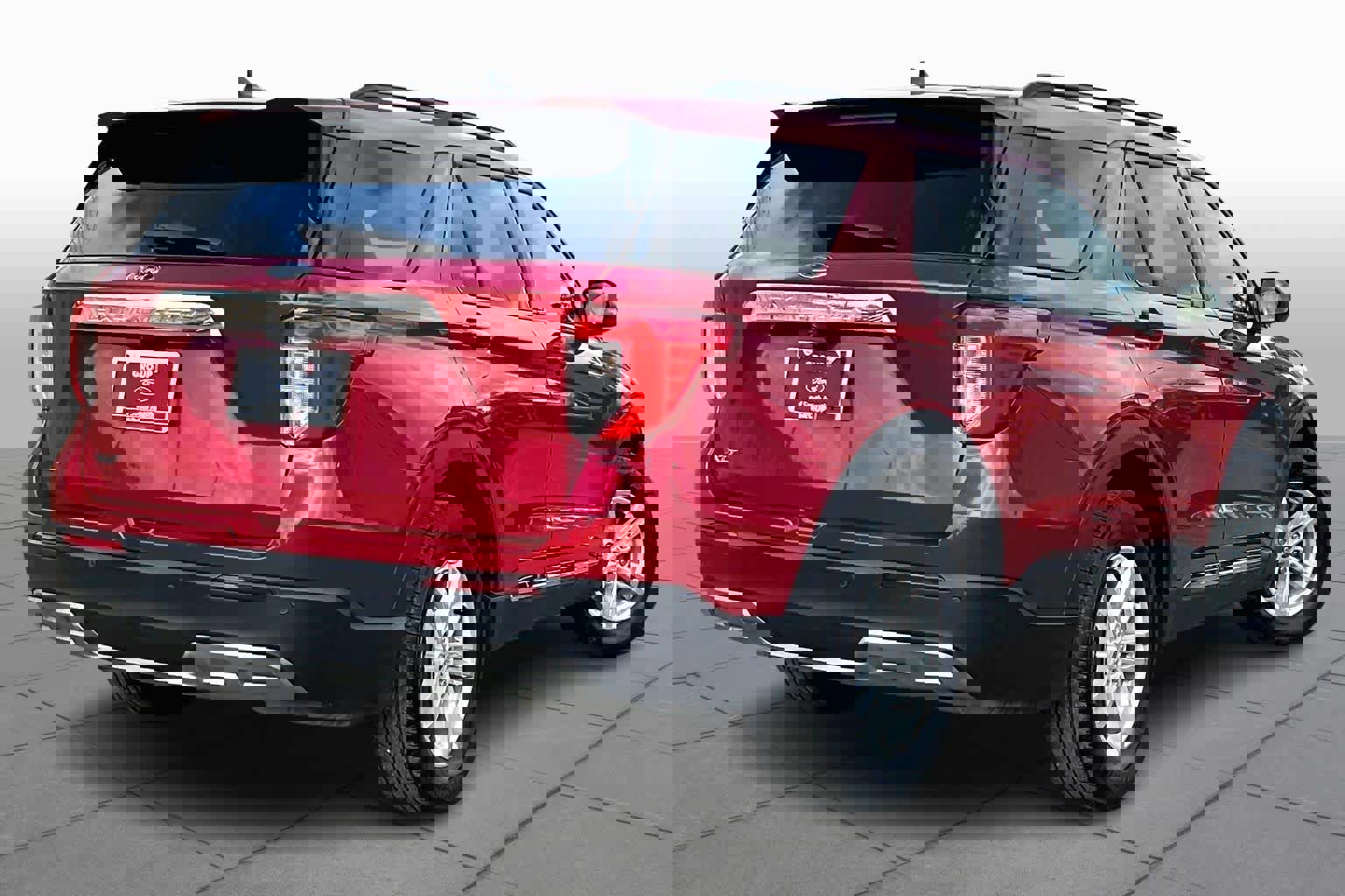 Certified 2022 Ford Explorer XLT w/ Equipment Group 202A image 3