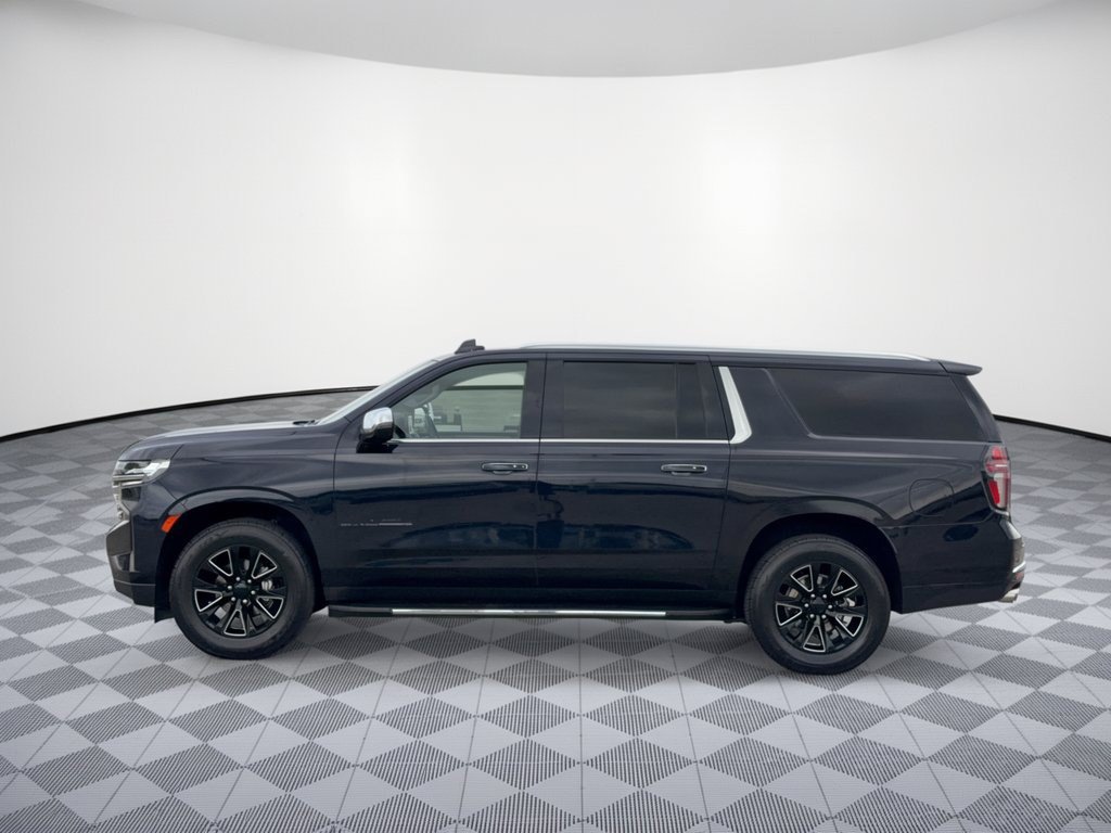 Used 2023 Chevrolet Suburban Premier RWD image 2
