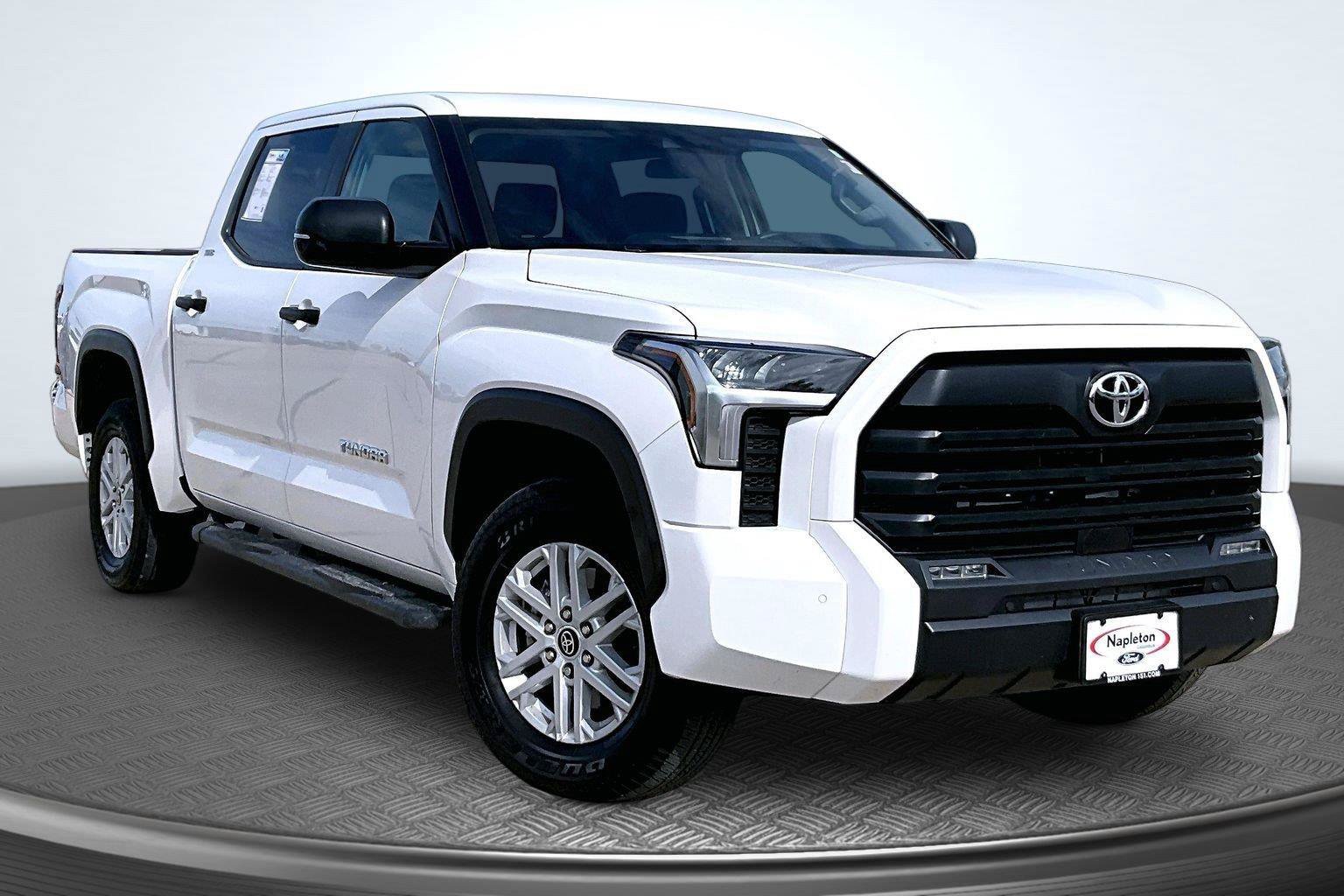 Used 2024 Toyota Tundra SR5 w/ SR5 Convenience Package AWD/4WD image 14