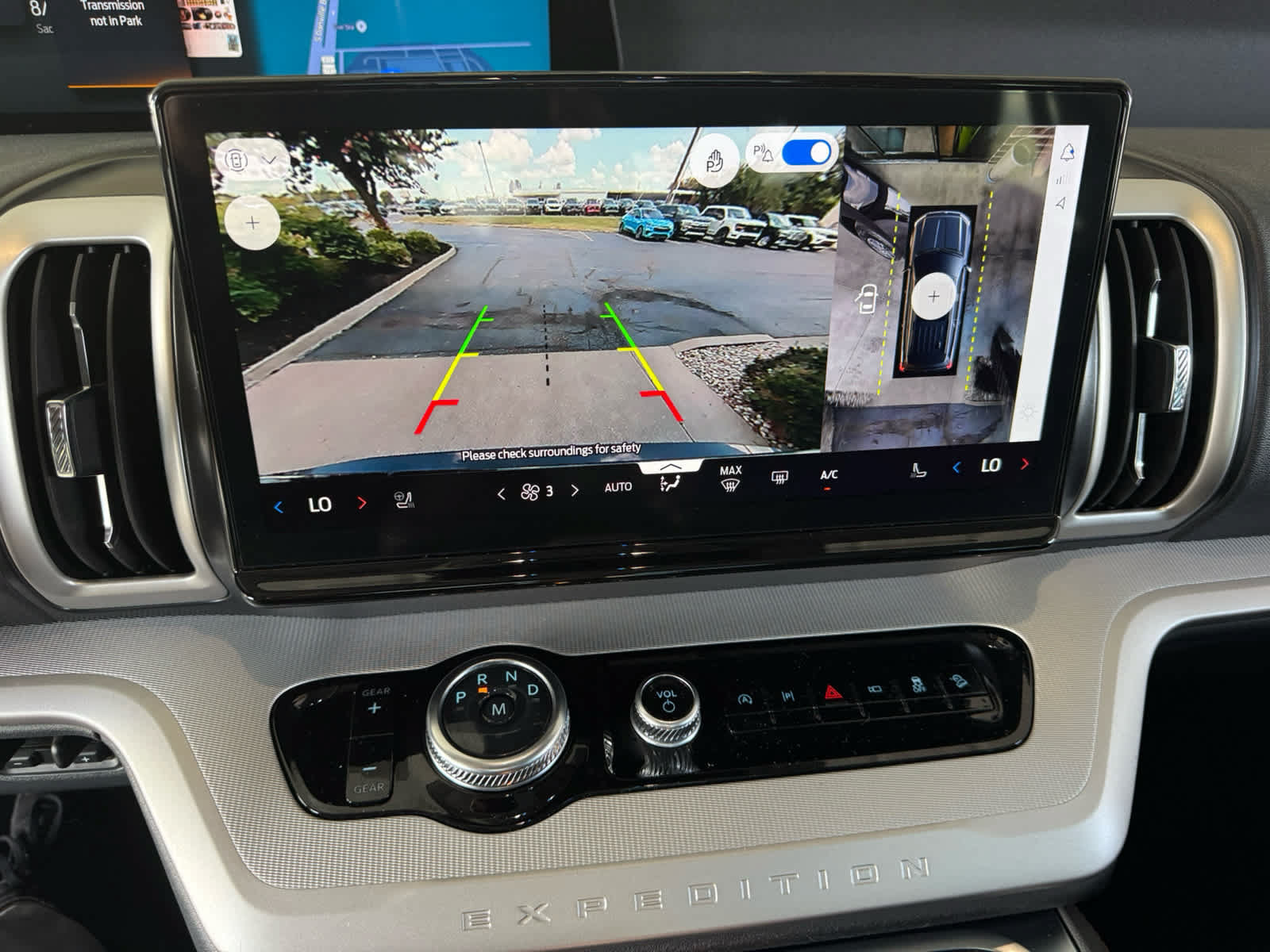 Certified 2025 Ford Expedition Active AWD/4WD image 18