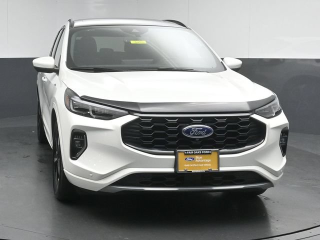 Certified 2023 Ford Escape ST-Line Elite w/ Class II Trailer Tow Package AWD/4WD image 2