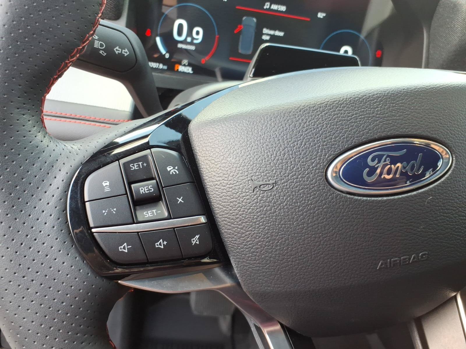 Certified 2025 Ford Explorer ST-Line w/ Premium Package RWD image 17