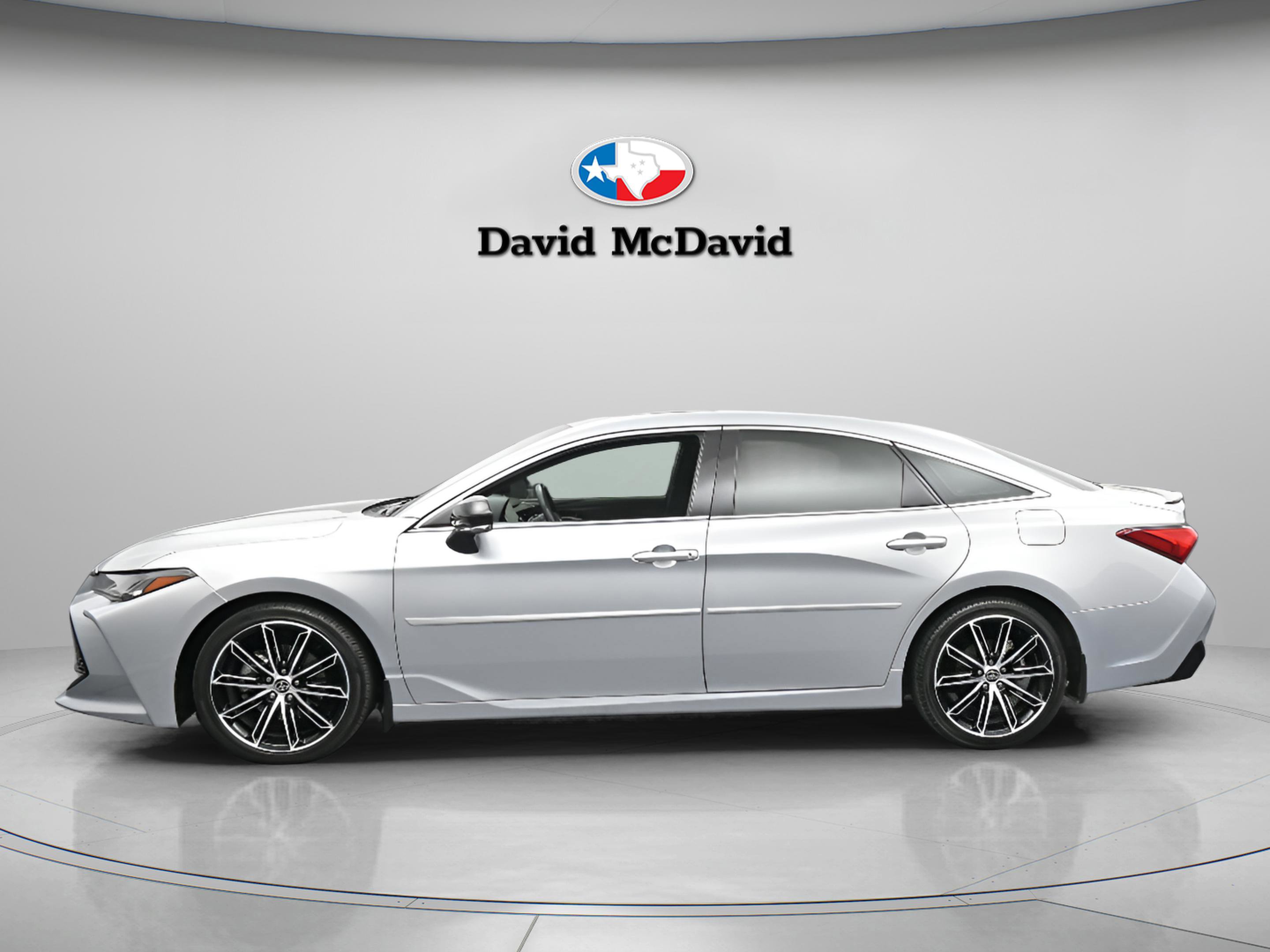 Used 2022 Toyota Avalon Touring image 5