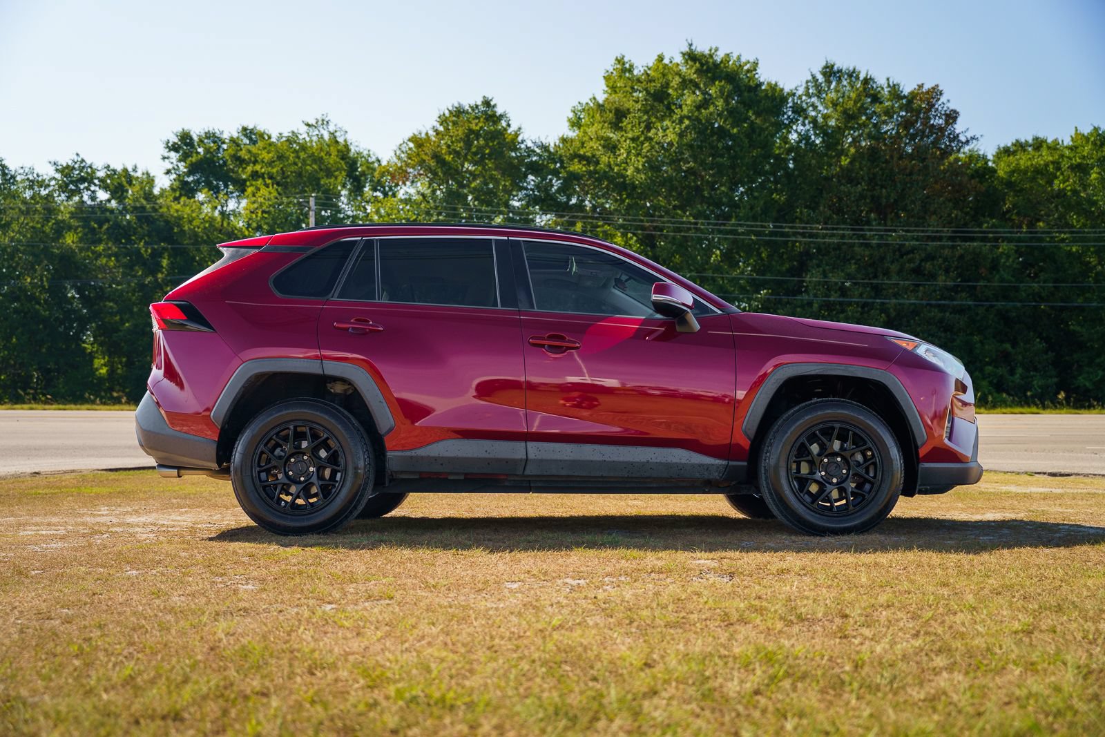 Used 2019 Toyota RAV4 XLE w/ Convenience Package FWD image 8