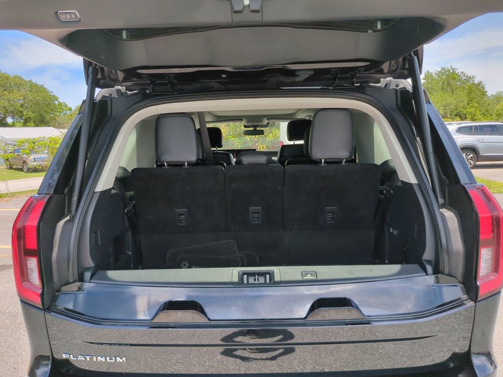 Certified 2025 Ford Expedition Platinum AWD/4WD image 16