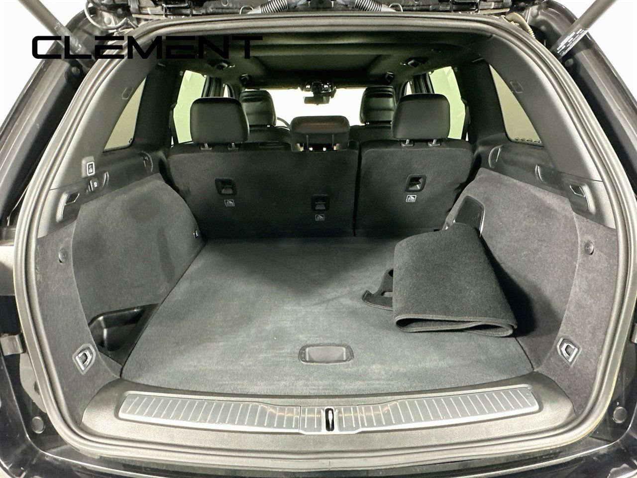 Used 2023 Jeep Grand Cherokee Summit AWD/4WD image 11