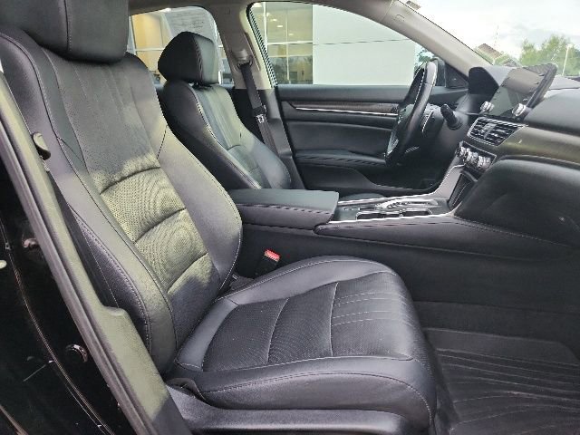Used 2020 Honda Accord Touring image 11