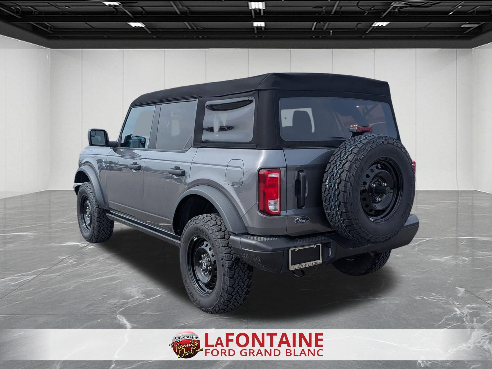 Certified 2023 Ford Bronco 4-Door AWD/4WD image 3