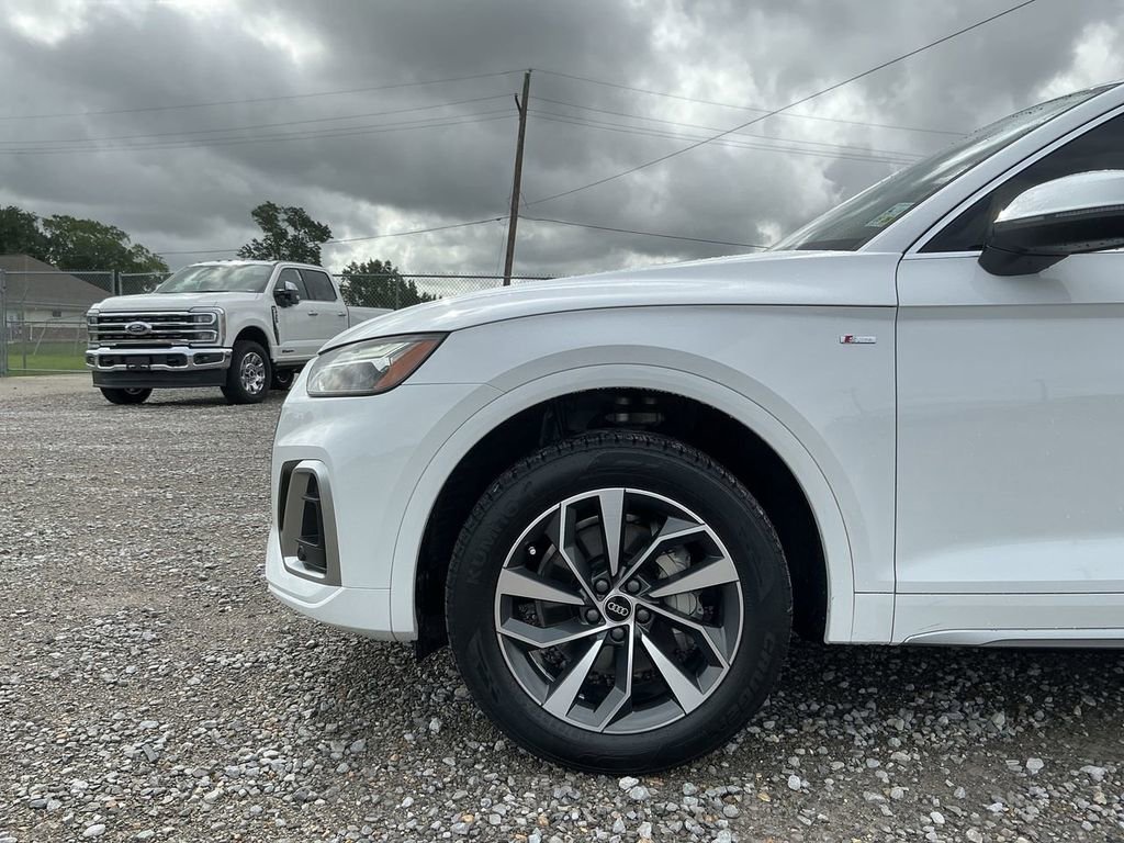 Used 2022 Audi Q5 2.0T Premium w/ Convenience Package AWD/4WD image 11