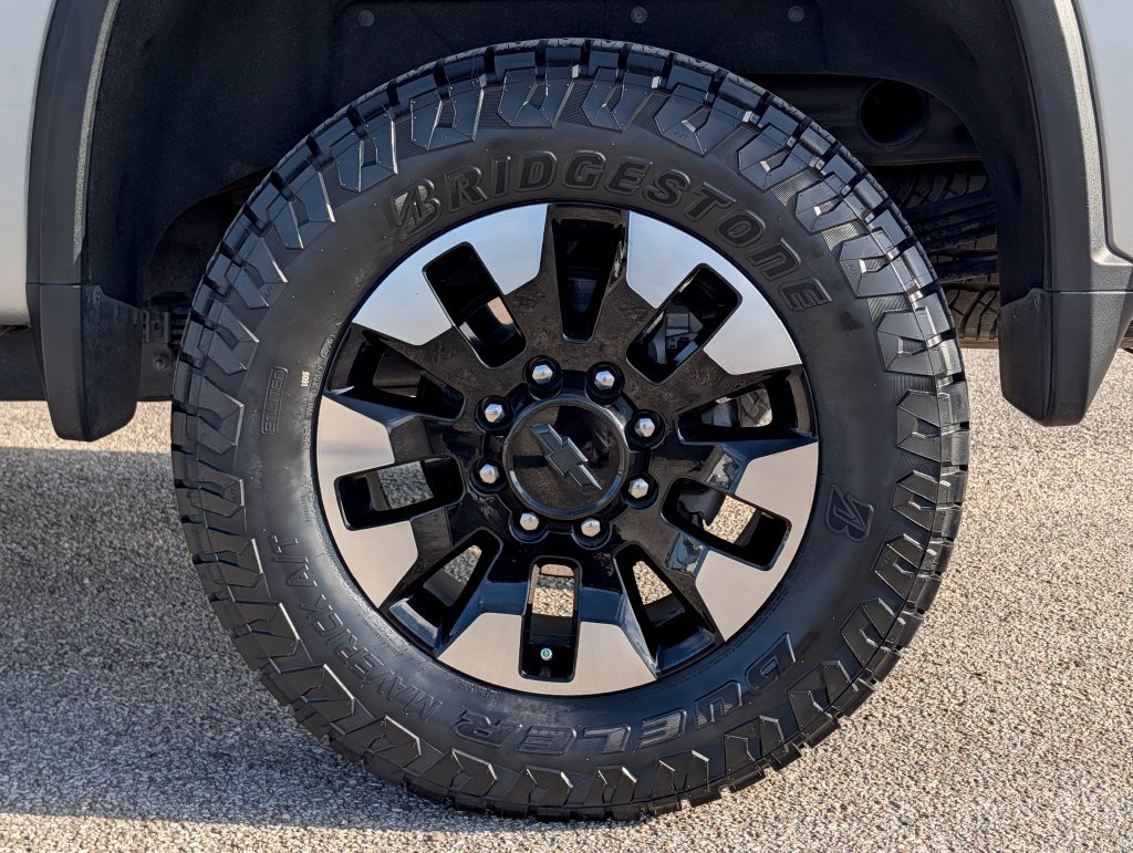 Used 2020 Chevrolet Silverado 2500 LT w/ Texas Edition AWD/4WD image 25