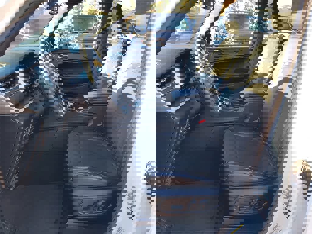 Used 2024 Jeep Grand Cherokee L Altitude image 11